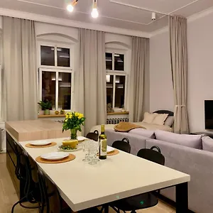 https://spacious-apart-in-the-center-main-square-300m.hotelswroclaw.com