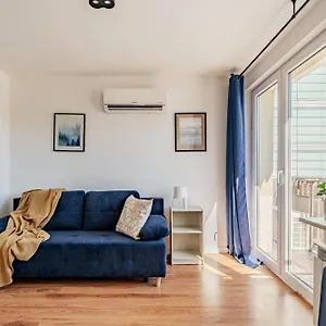 Centre By Arrenda Apartment